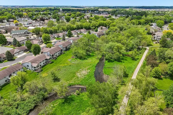 210 Fairbrook Drive, Waunakee, WI 53597