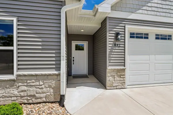 N842 Golf Road #4, Prairie Du Sac, WI 53578