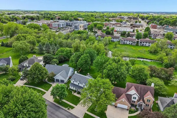 210 Fairbrook Drive, Waunakee, WI 53597
