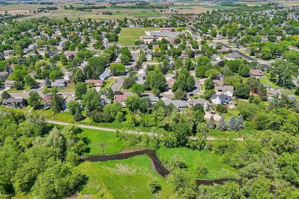 210 Fairbrook Drive, Waunakee, WI 53597