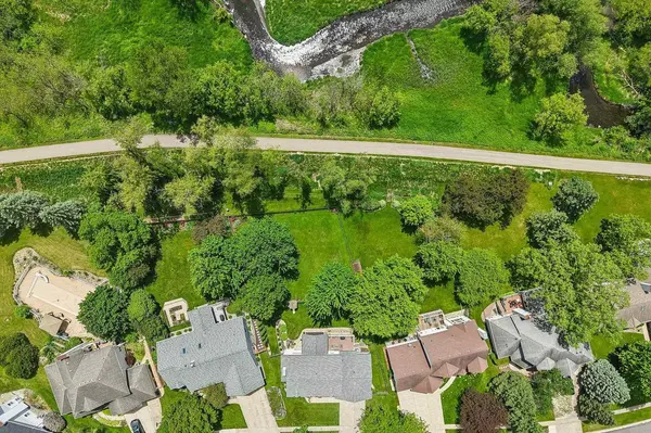 210 Fairbrook Drive, Waunakee, WI 53597
