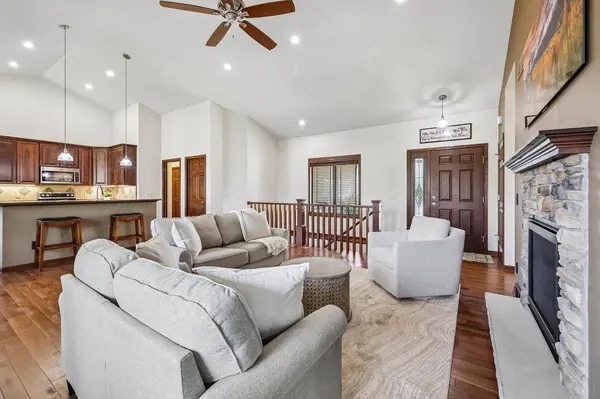 248 Greenway Circle, Deerfield, WI 53531