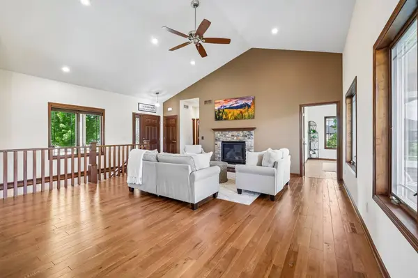 248 Greenway Circle, Deerfield, WI 53531