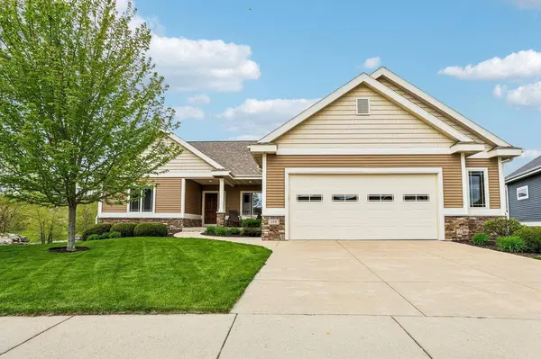 248 Greenway Circle, Deerfield, WI 53531