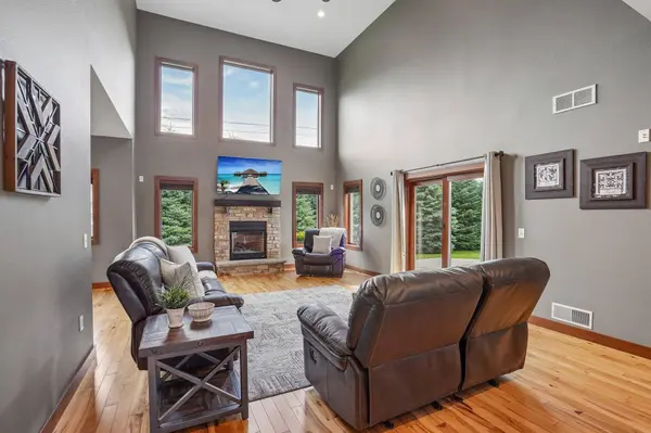 1200 Stone Edge Court, Waunakee, WI 53597