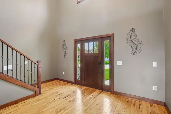 1200 Stone Edge Court, Waunakee, WI 53597