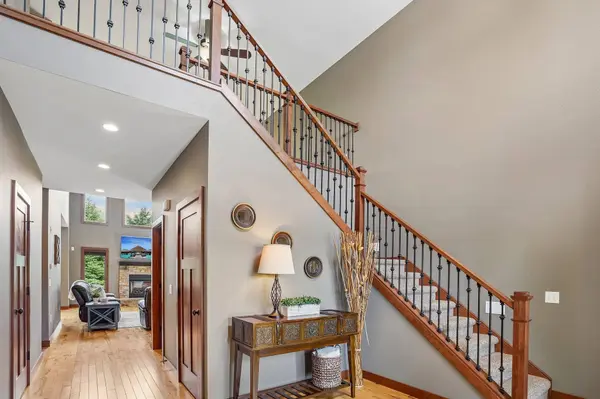 1200 Stone Edge Court, Waunakee, WI 53597