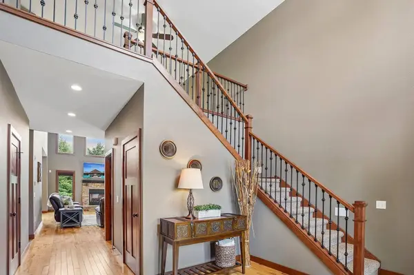 1200 Stone Edge Court, Waunakee, WI 53597