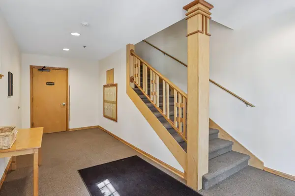 2820 Mickelson Parkway #302, Fitchburg, WI 53711