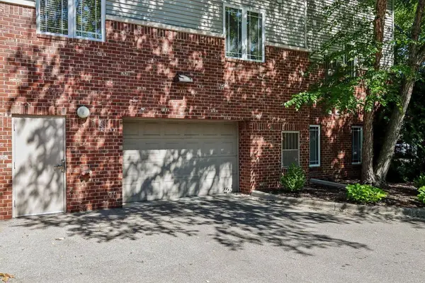 2820 Mickelson Parkway #302, Fitchburg, WI 53711