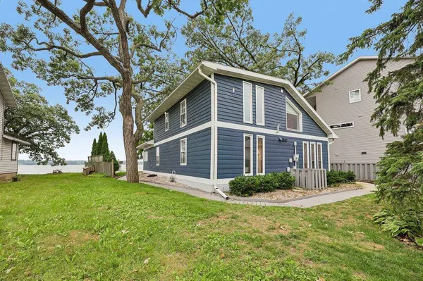 2946 Waubesa Avenue, Madison, WI 53711
