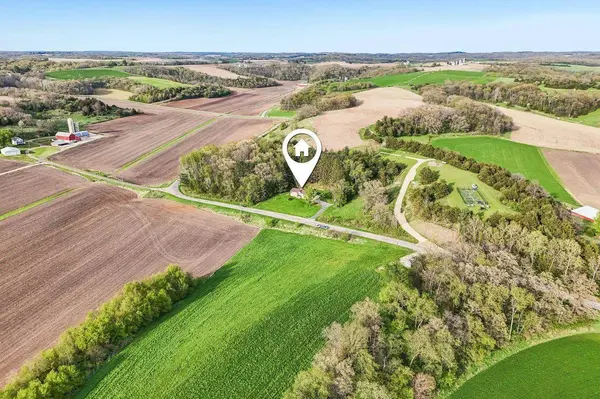5030 S Valley Road, Black Earth, WI 53515
