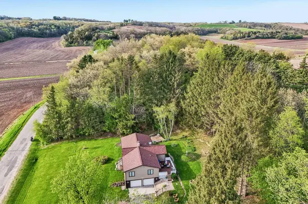 5030 S Valley Road, Black Earth, WI 53515