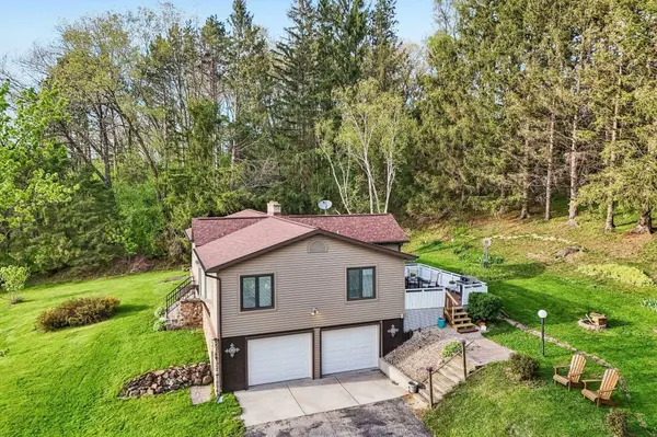 5030 S Valley Road, Black Earth, WI 53515