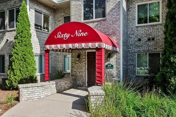 69 Cherokee Circle #103, Madison, WI 53704