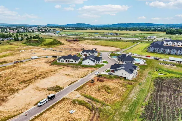 2415 Bluestem Crossing #Lot2, Prairie Du Sac, WI 53578