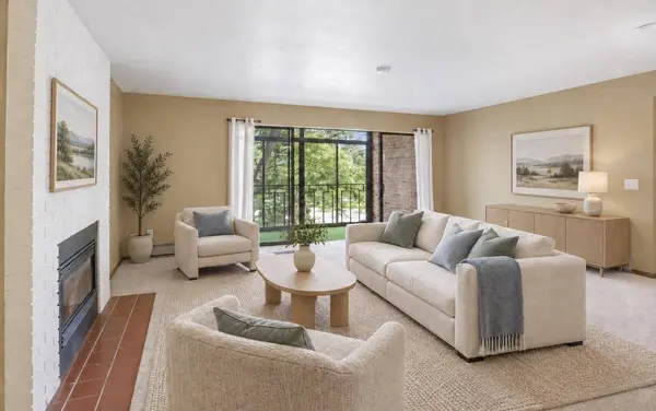 6302 Mineral Point Road #213, Madison, WI 53705