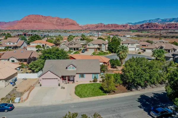 3450 Adobe DR, Santa Clara, UT 84765