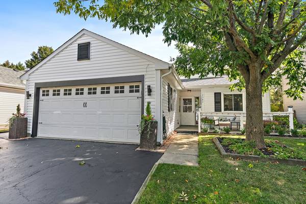 2382 Blue Spruce Ln, Aurora, IL 60502-6385