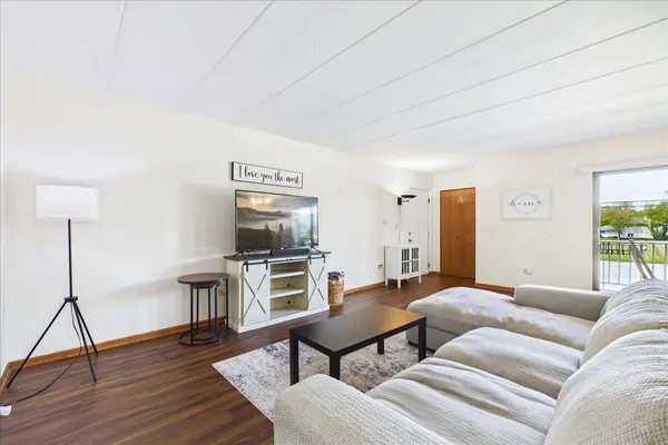 17979 Oak Park Ave #2N, Tinley Park, IL 60477-2085