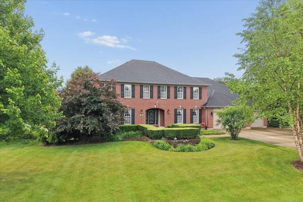 740 Fairway Ln, Sycamore, IL 60178-2311