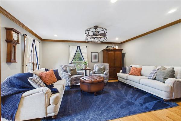 740 Fairway Ln, Sycamore, IL 60178-2311