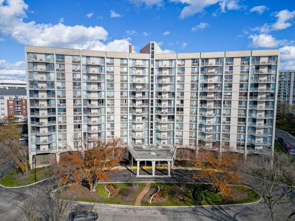 20 N Tower RD #4F, Oak Brook, IL 60523