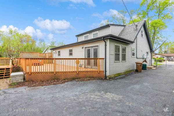 1629 Larry LN, Glendale Heights, IL 60139