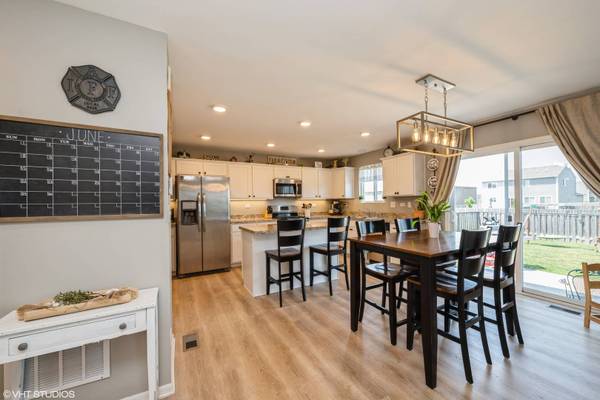 1311 Bayberry CIR, Pingree Grove, IL 60140