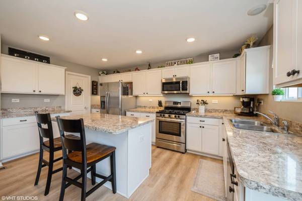 1311 Bayberry CIR, Pingree Grove, IL 60140