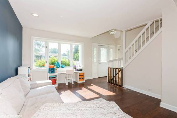 2N617 Virginia AVE, Glen Ellyn, IL 60137