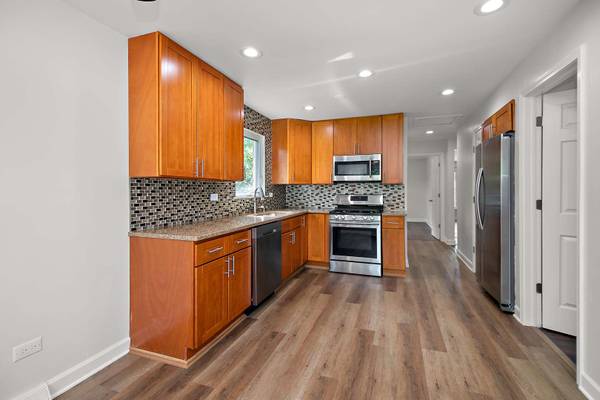 7038 W 114th PL, Worth, IL 60482