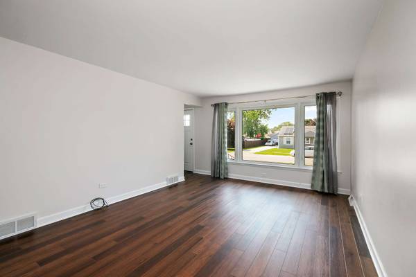 7038 W 114th PL, Worth, IL 60482