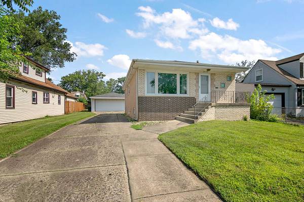 7038 W 114th PL, Worth, IL 60482