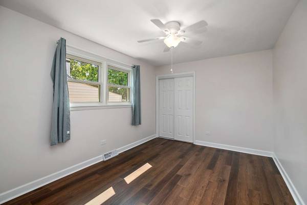 7038 W 114th PL, Worth, IL 60482