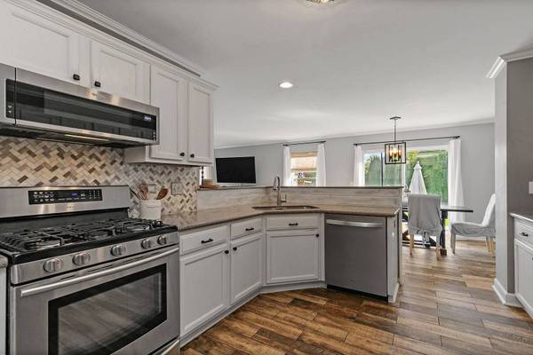 11576 Lancaster ST, Huntley, IL 60142