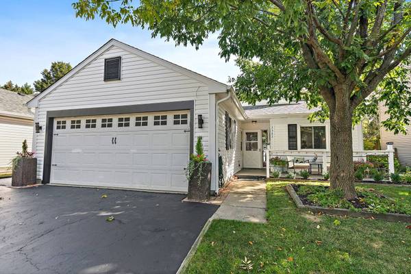 2382 Blue Spruce LN, Aurora, IL 60502