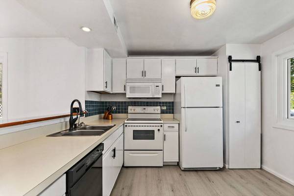 2382 Blue Spruce LN, Aurora, IL 60502