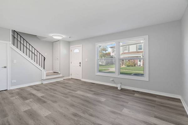 1311 Kingsbury DR #E, Hanover Park, IL 60133