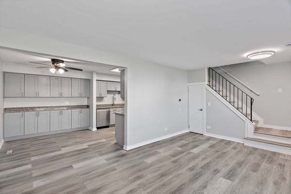 1311 Kingsbury DR #E, Hanover Park, IL 60133