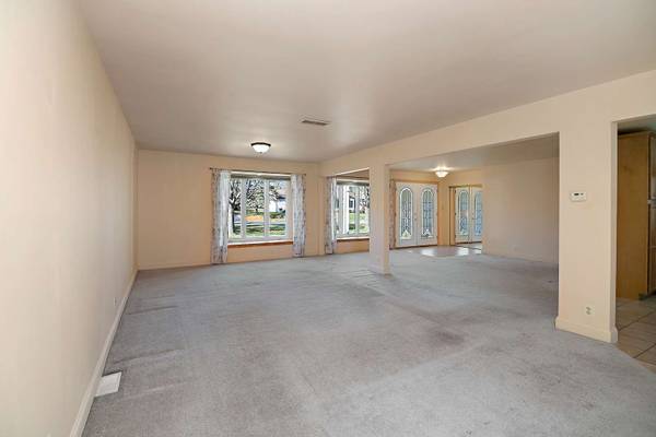 2N603 Virginia AVE, Glen Ellyn, IL 60137