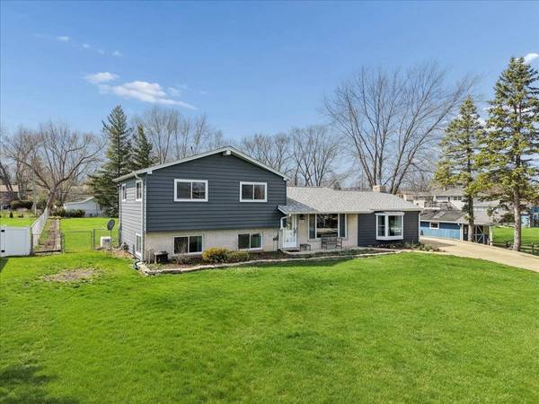 2N548 Pleasant AVE, Glen Ellyn, IL 60137