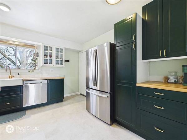 113 W Brandon CT #E31, Palatine, IL 60067