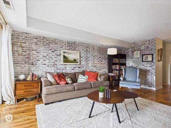 113 W Brandon CT #E31, Palatine, IL 60067