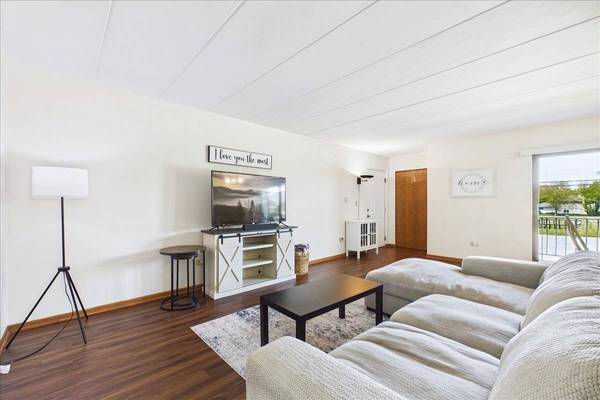 17979 Oak Park AVE #2N, Tinley Park, IL 60477