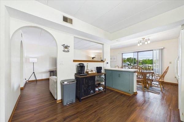 17979 Oak Park AVE #2N, Tinley Park, IL 60477