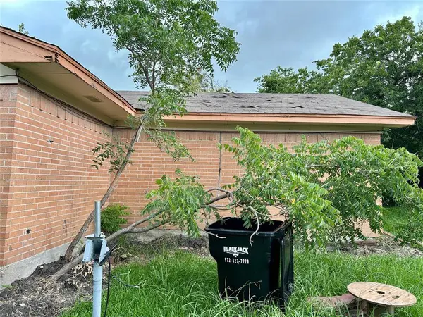 409 S 5th Street, Crandall, TX 75114