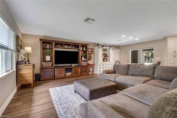 6101 Lancewood WAY, Naples, FL 34116