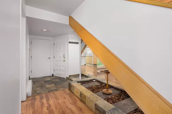 23236 130 AVE, Maple Ridge, BC V2X 4S6