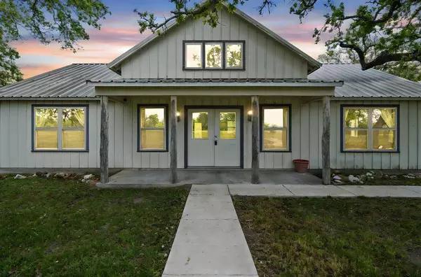 1022 County Road 111, Giddings, TX 78942